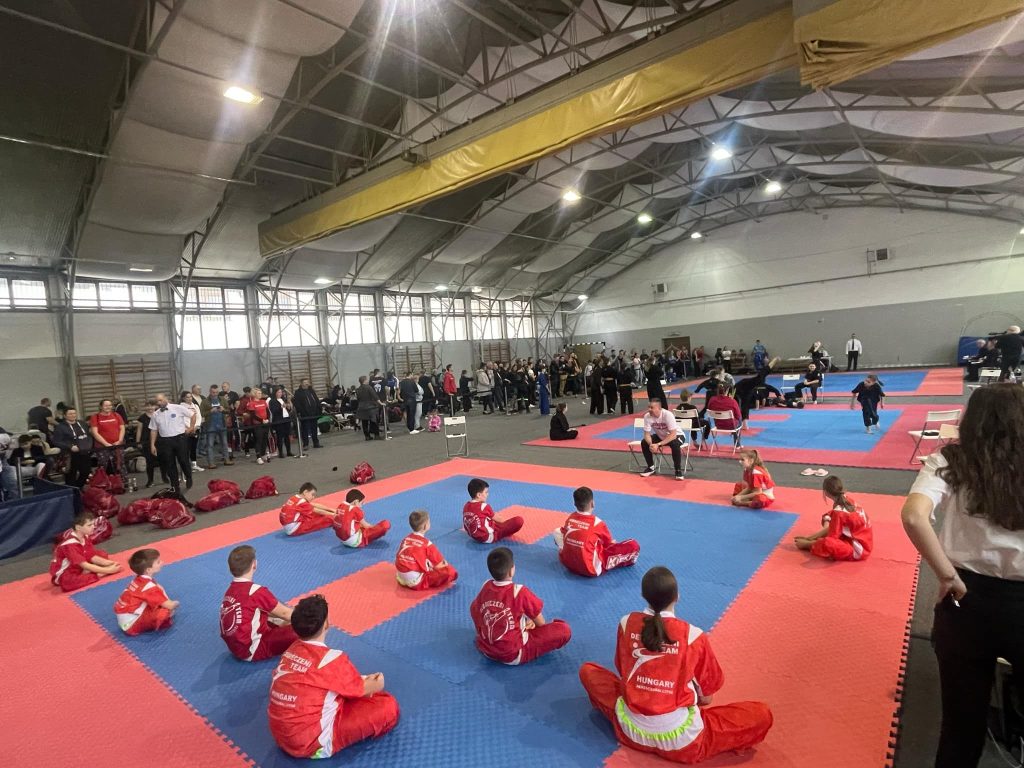 Bemelegítés és eligazítás JALTE Debreczeni team